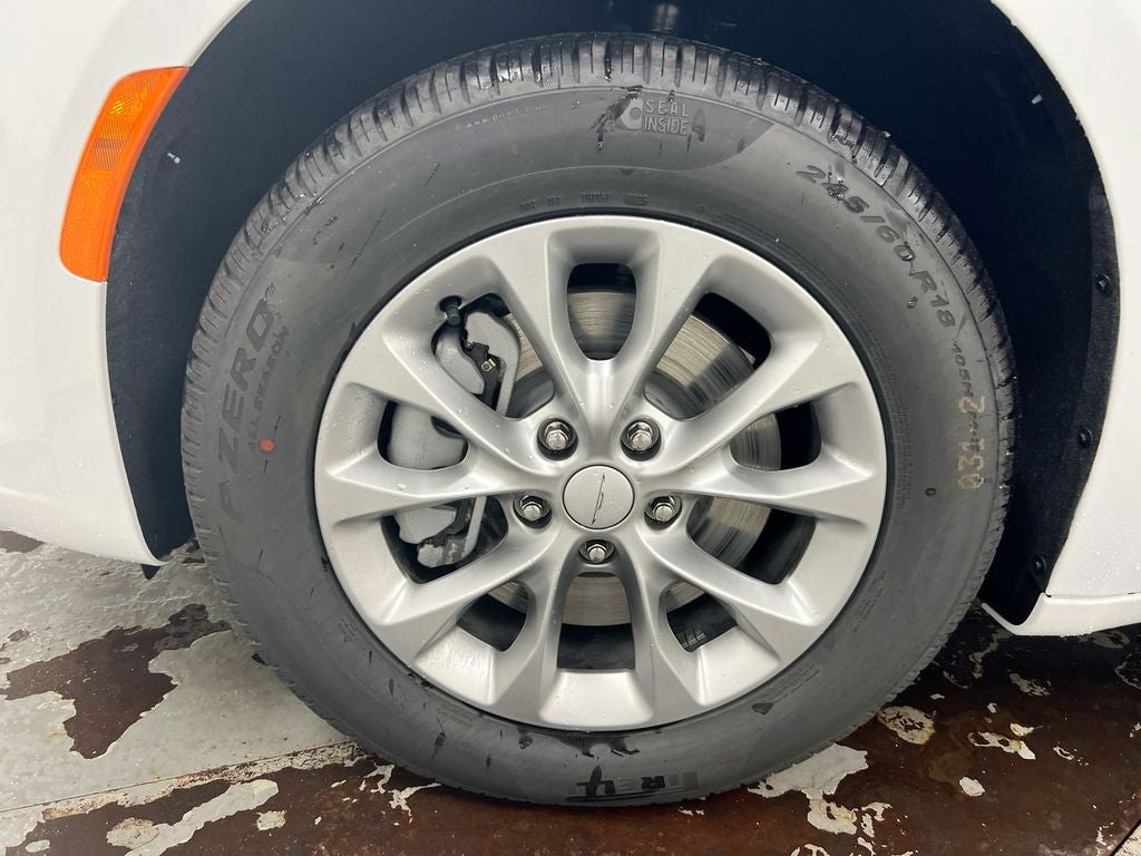 2027 Chrysler Pacifica Select