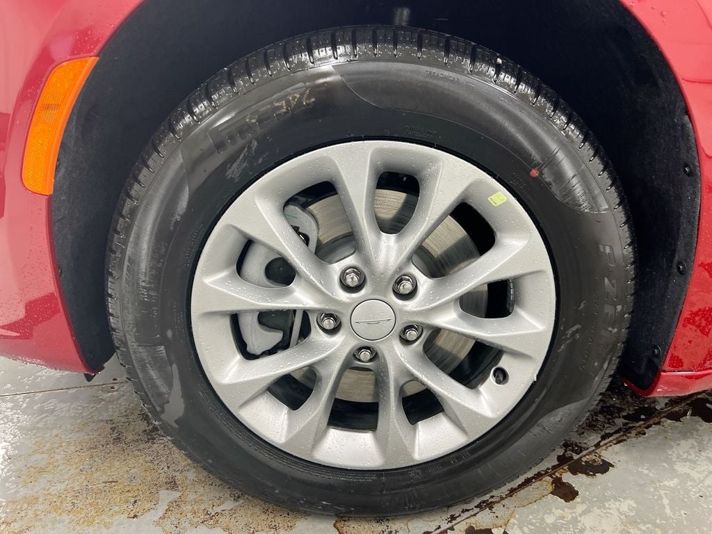 2027 Chrysler Pacifica Select