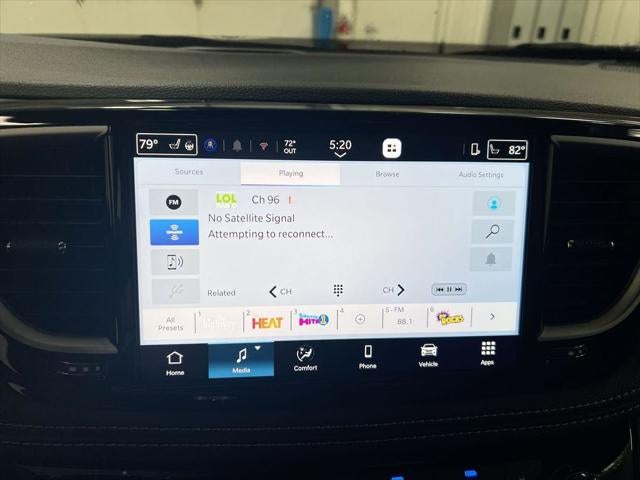 2027 Chrysler Pacifica Select