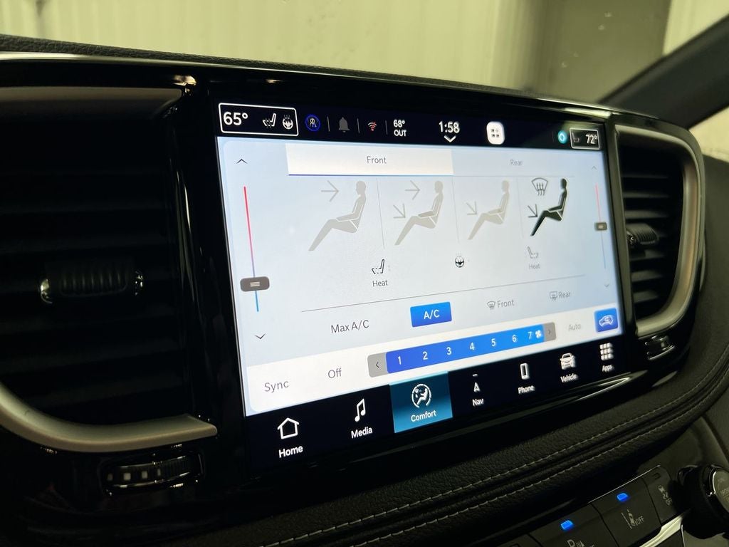 2027 Chrysler Pacifica Select