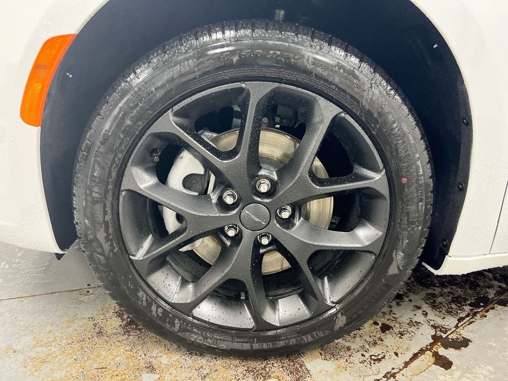2027 Chrysler Pacifica Limited