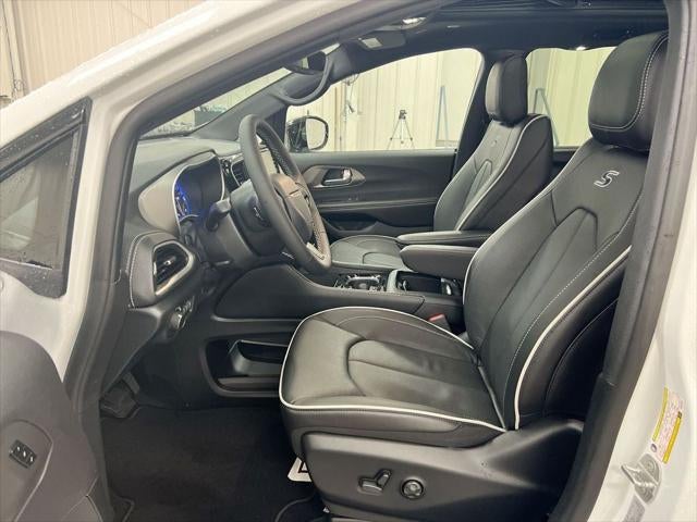 2027 Chrysler Pacifica Limited