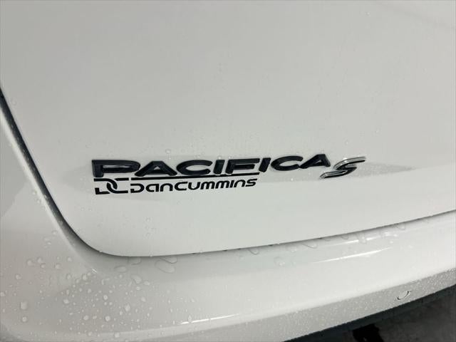 2027 Chrysler Pacifica Limited