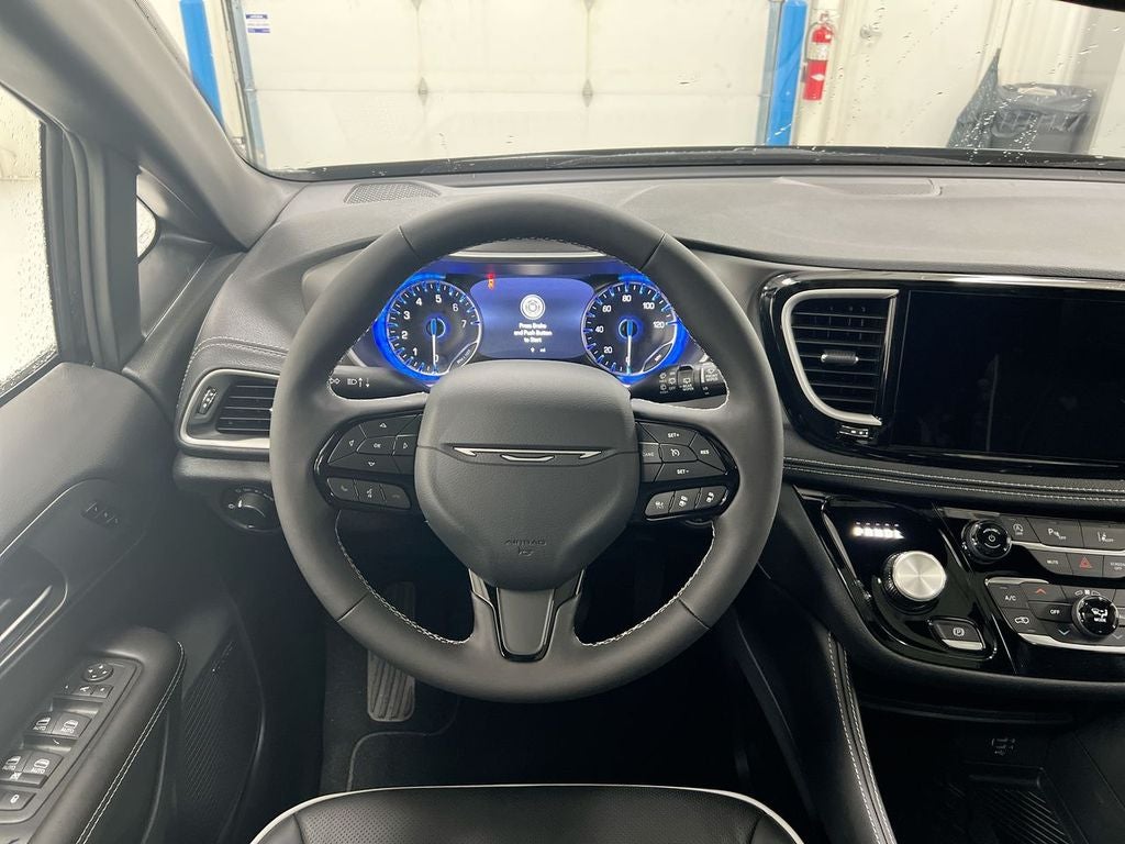2027 Chrysler Pacifica Limited