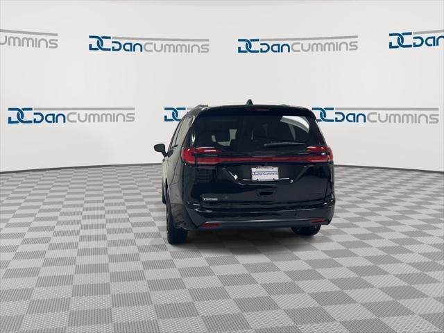 2027 Chrysler Pacifica Limited