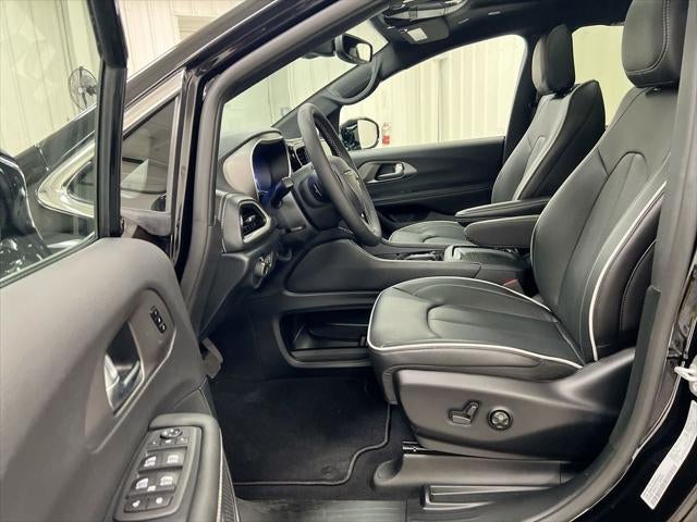 2027 Chrysler Pacifica Limited