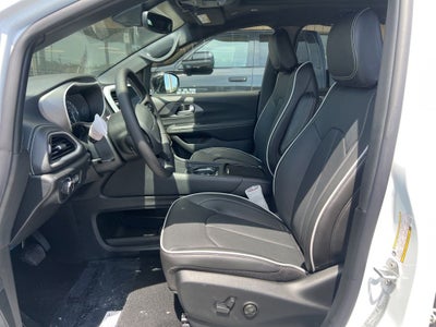 2027 Chrysler Pacifica Limited