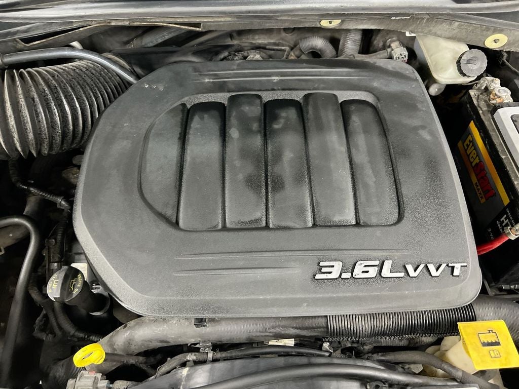 2011 Volkswagen Routan SE