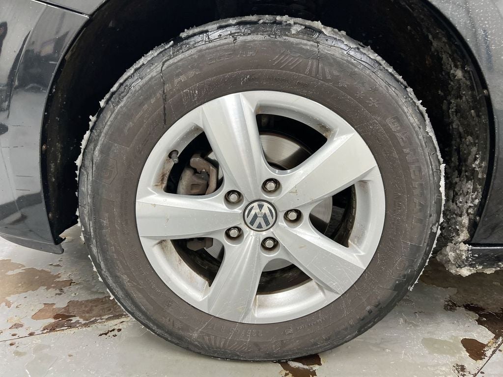 2011 Volkswagen Routan SE