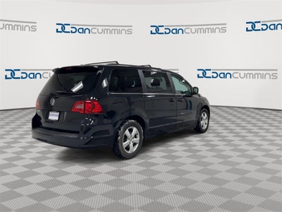 2011 Volkswagen Routan SE