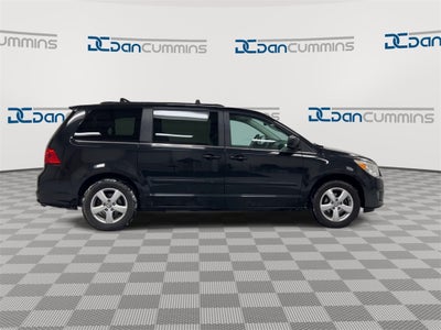 2011 Volkswagen Routan SE