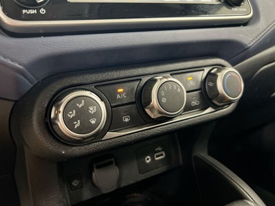 2023 Nissan Versa 1.6 SV