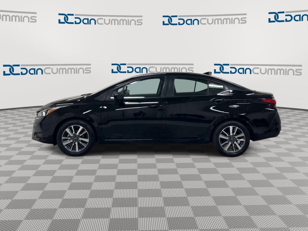 2023 Nissan Versa 1.6 SV
