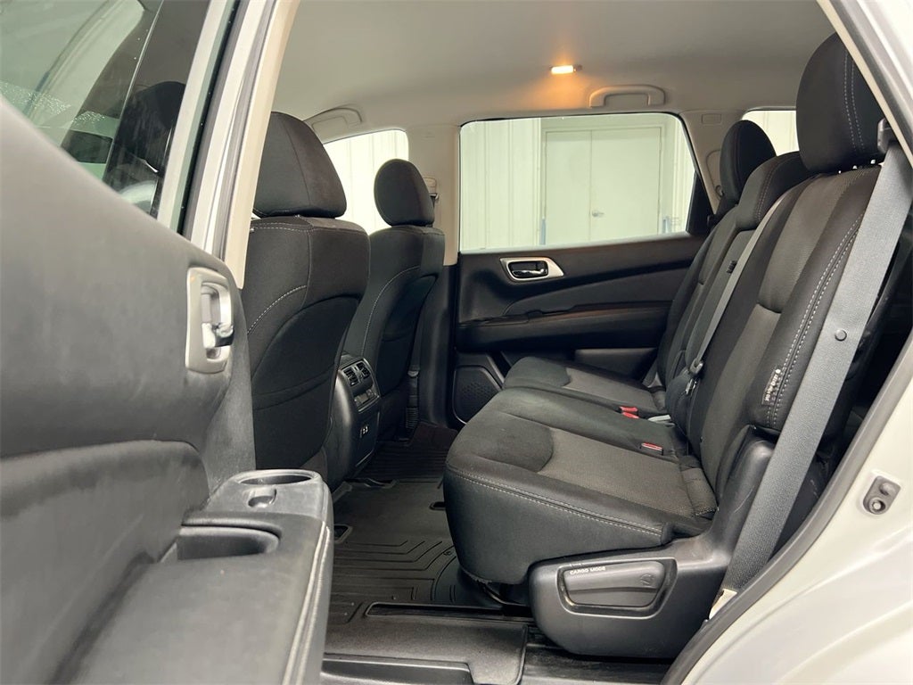 2020 Nissan Pathfinder SV