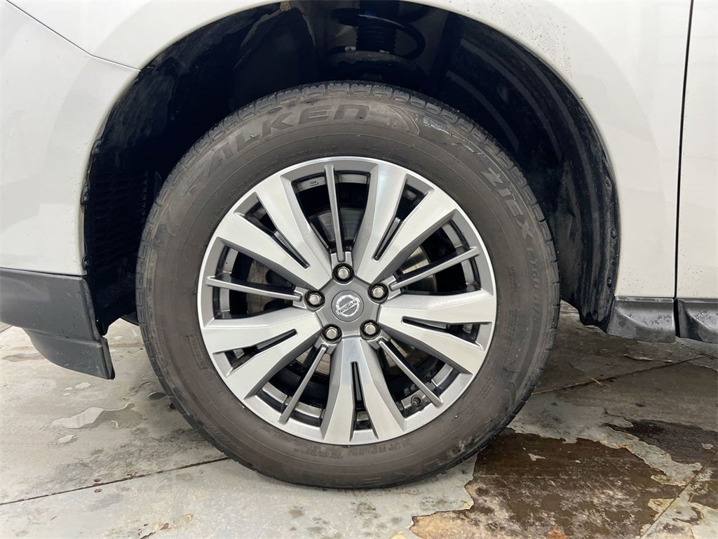 2020 Nissan Pathfinder SV