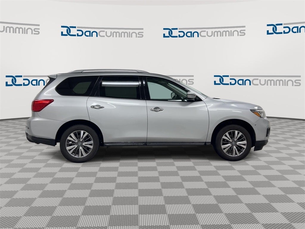 2020 Nissan Pathfinder SV