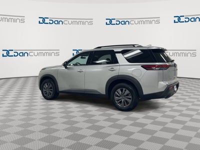 2024 Nissan Pathfinder SV