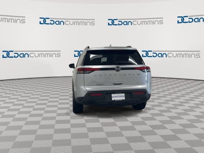 2024 Nissan Pathfinder SV