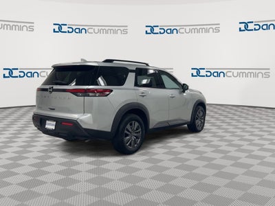 2024 Nissan Pathfinder SV
