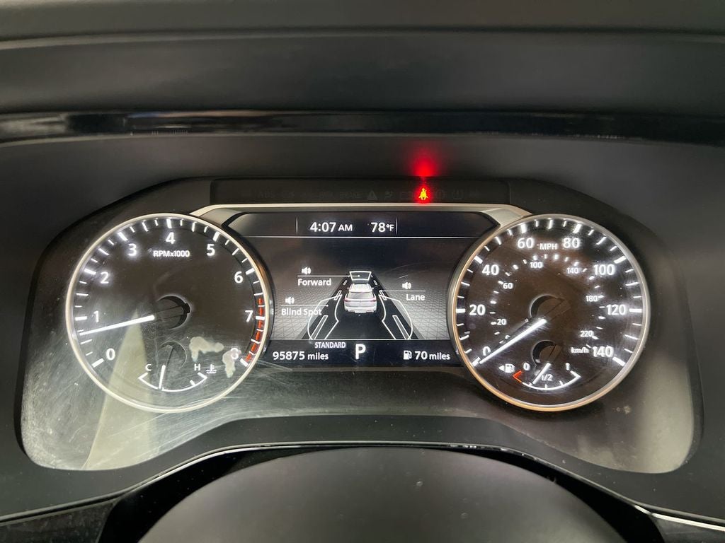 2022 Nissan Pathfinder SV