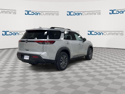 2024 Nissan Pathfinder SV