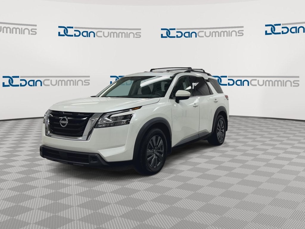 2022 Nissan Pathfinder SV