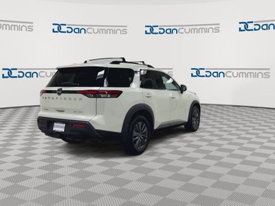 2022 Nissan Pathfinder SV
