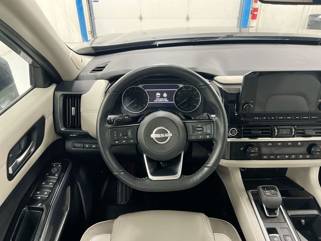 2024 Nissan Pathfinder SL
