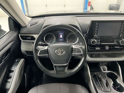 2022 Toyota Highlander LE
