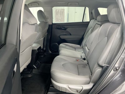 2022 Toyota Highlander LE