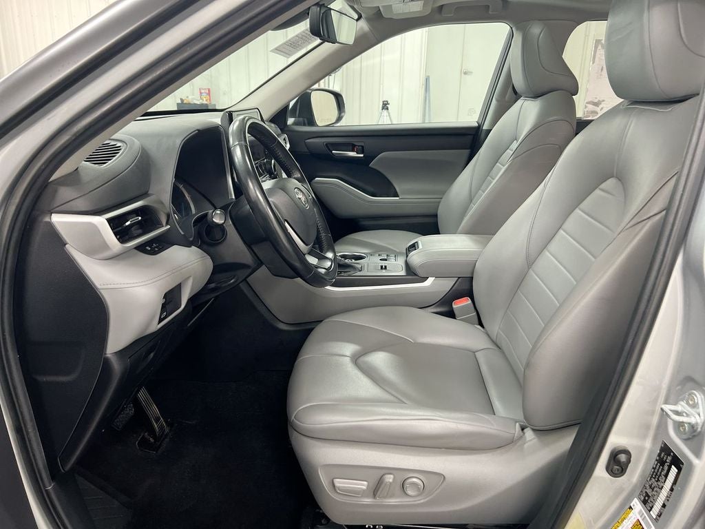 2023 Toyota Highlander Hybrid XLE