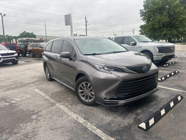 2021 Toyota Sienna XLE