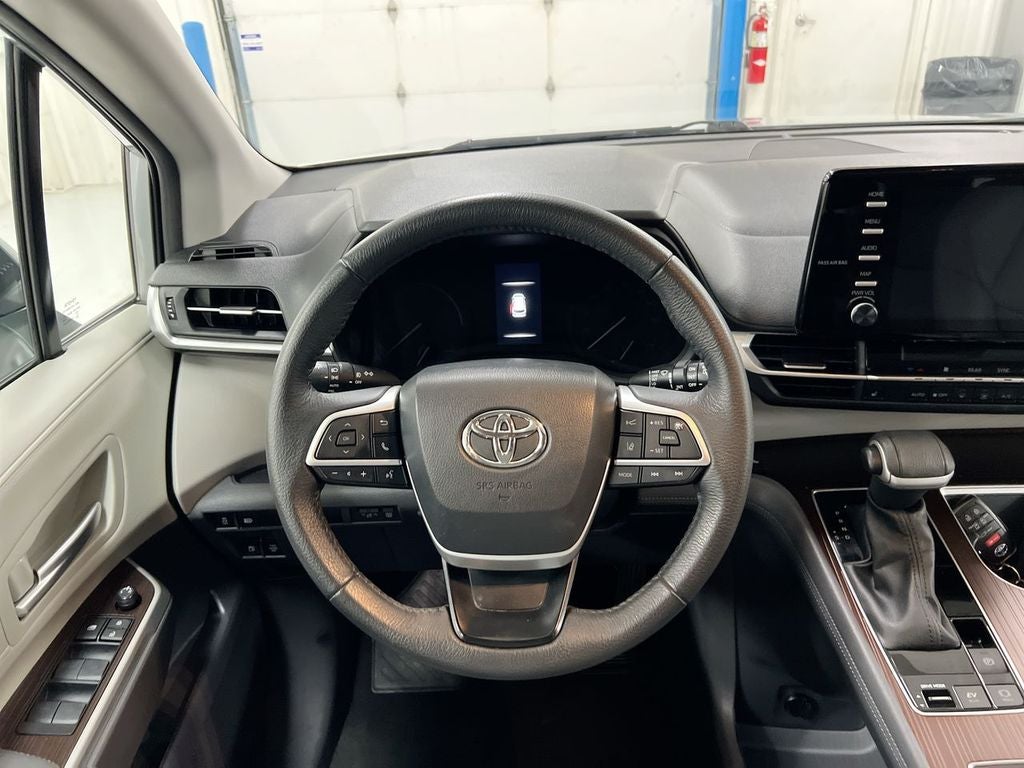 2023 Toyota Sienna XLE