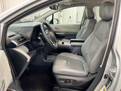2023 Toyota Sienna XLE