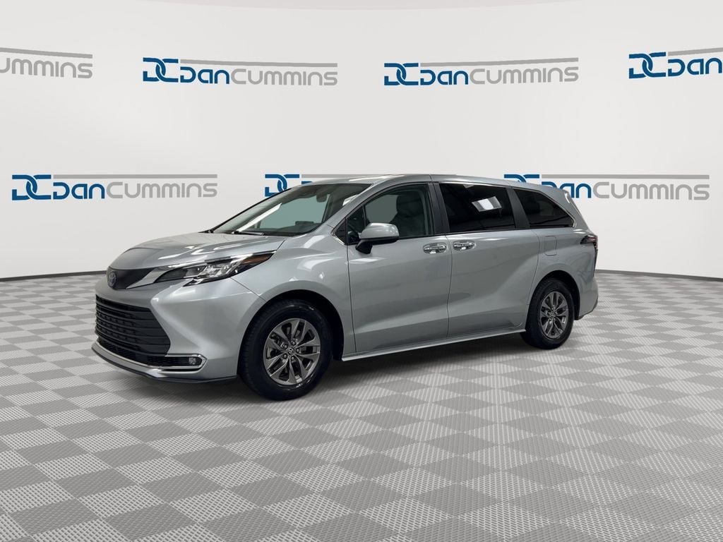 2023 Toyota Sienna XLE