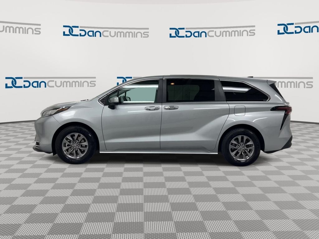 2023 Toyota Sienna XLE