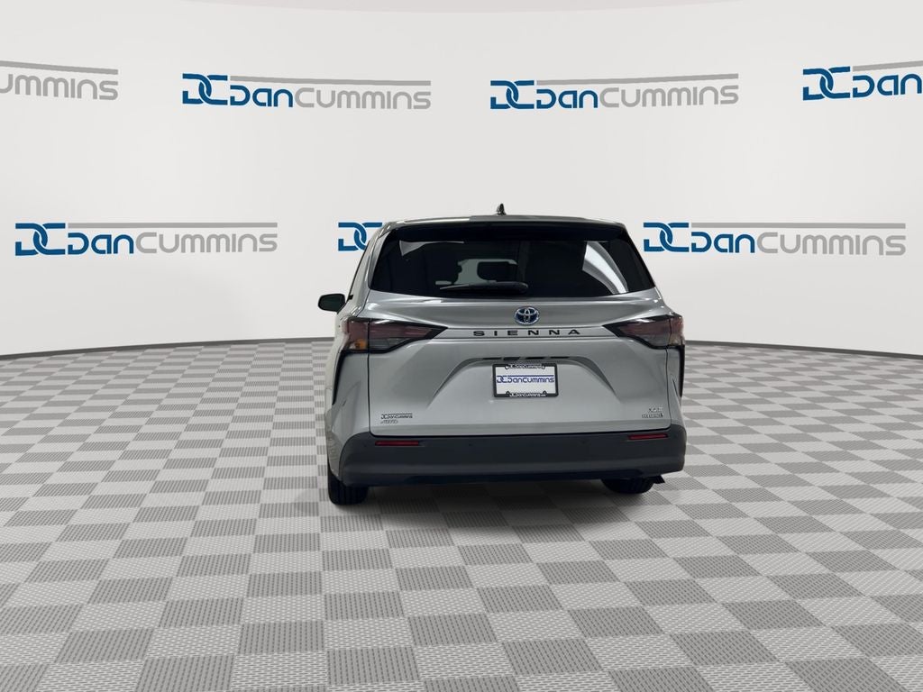 2023 Toyota Sienna XLE
