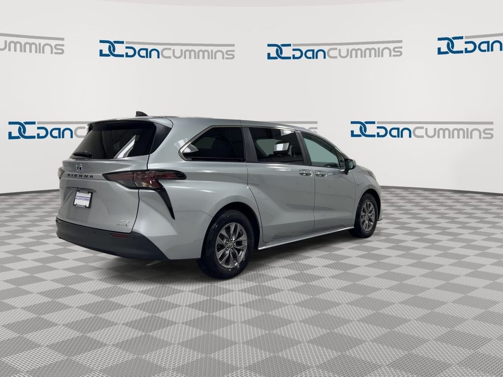 2023 Toyota Sienna XLE