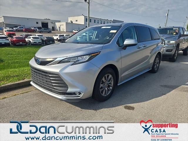 2023 Toyota Sienna XLE