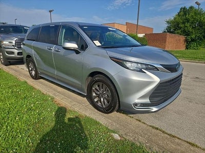 2023 Toyota Sienna XLE