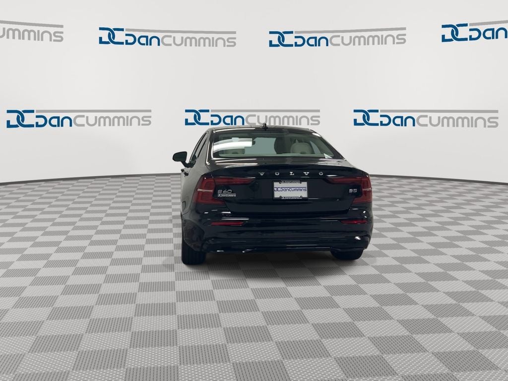 2023 Volvo S60 B5 Plus Dark Theme
