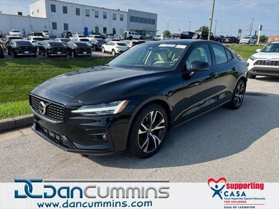 2023 Volvo S60 B5 Plus Dark Theme