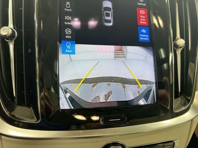 2023 Volvo S60 B5 Plus Dark Theme