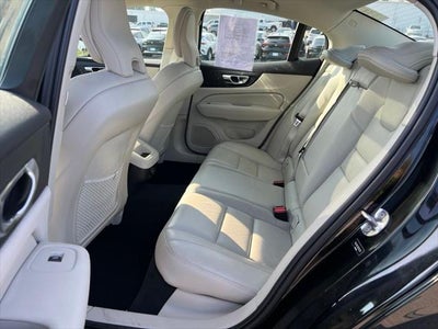 2023 Volvo S60 B5 Plus Dark Theme