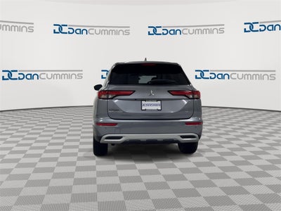 2024 Mitsubishi Outlander SE
