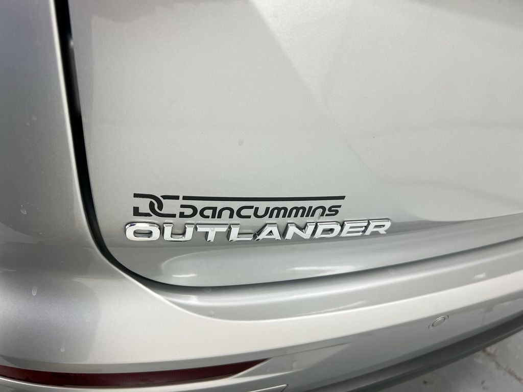 2024 Mitsubishi Outlander ES