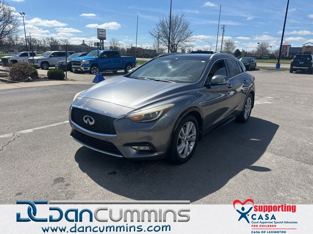 2017 INFINITI QX30 Premium