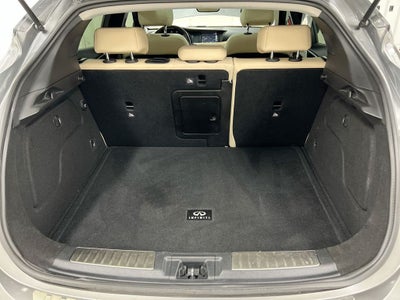 2017 INFINITI QX30 Premium