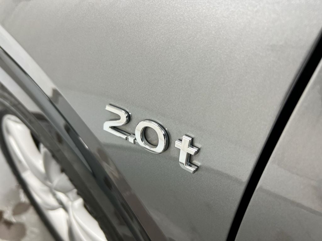 2017 INFINITI QX30 Premium