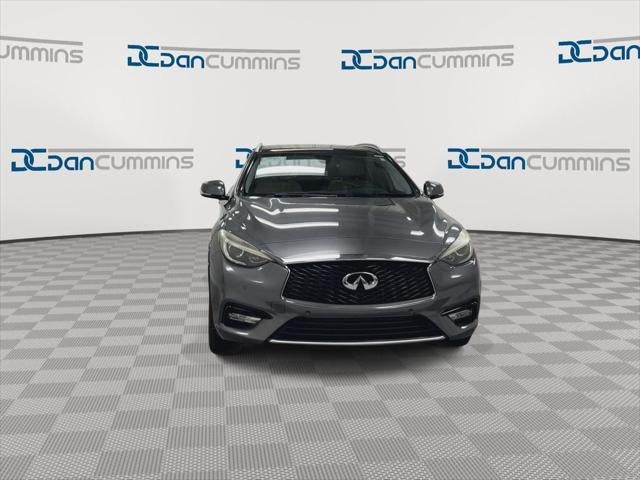 2017 INFINITI QX30 Premium